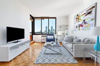 88 Battery Pl in New York, NY - Building Photo - Building Photo