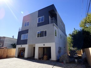 4827 Satsuma Ave in North Hollywood, CA - Building Photo - Building Photo