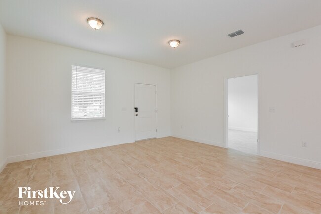 492 Britten Dr in Poinciana, FL - Building Photo - Building Photo