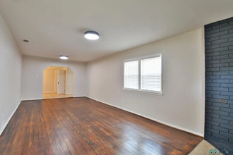 400 S Abilene Ave in Portales, NM - Foto de edificio - Building Photo