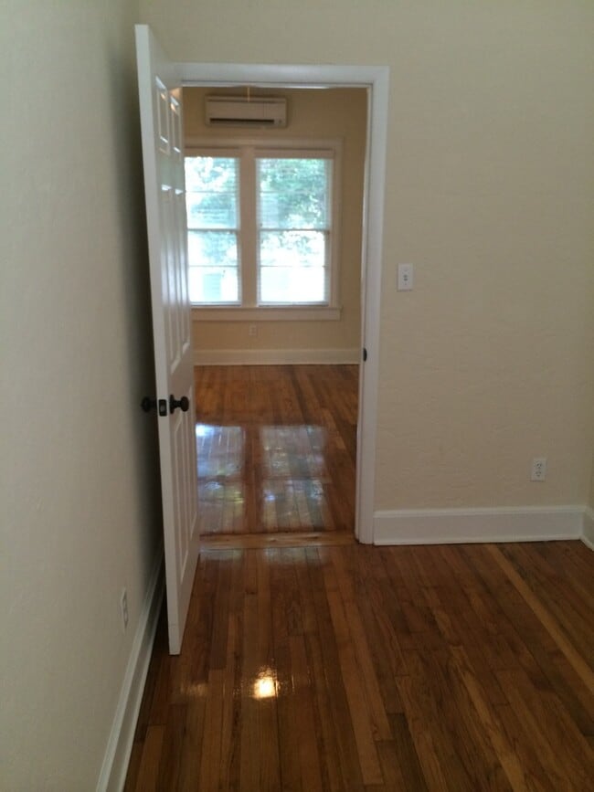 property at 919 SW 5th Ave
