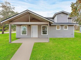 414 Ellis St in Seguin, TX - Building Photo