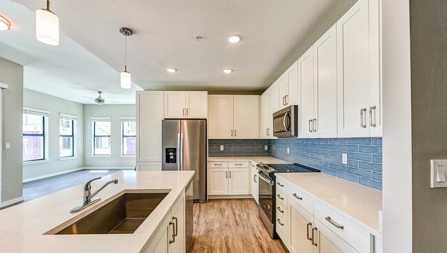 Imperial Crossing Luxury Apartment Homes in Bonita Springs, FL - Building Photo - Building Photo