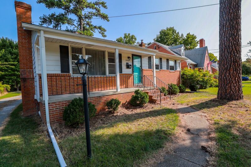 2428 Dumbarton Rd in Richmond, VA - Foto de edificio