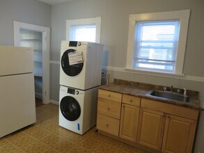 42 Glenwood Rd, Unit 1 in Somerville, MA - Building Photo - Building Photo