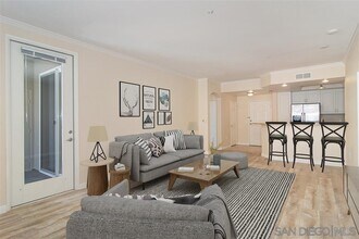 9229 Regents Rd-Unit -L228 in San Diego, CA - Building Photo - Building Photo