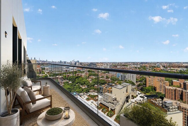 104 Fleet Pl