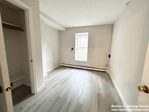 90 Hammond St, Unit 1 in Boston, MA - Building Photo - Building Photo