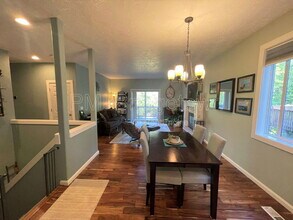 1723 NW Wonderview Ave in Gresham, OR - Building Photo - Building Photo