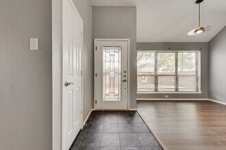 1220 Royal Crescent Dr in Bedford, TX - Building Photo - Building Photo