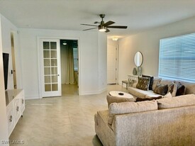 28318 Captiva Shell Lp in Bonita Springs, FL - Foto de edificio - Building Photo