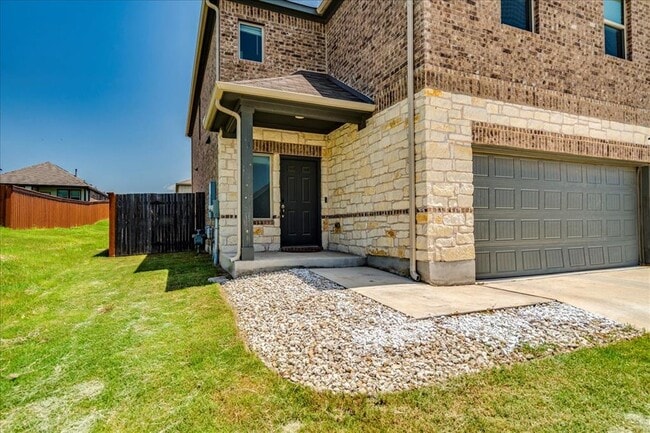 345 Silktassel Way in Hays, TX - Building Photo - Building Photo