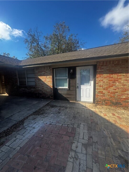 1511 Old Ranch Rd 12 in San Marcos, TX - Building Photo
