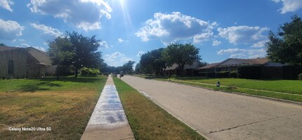 2102 Berkner Dr in Richardson, TX - Foto de edificio - Building Photo