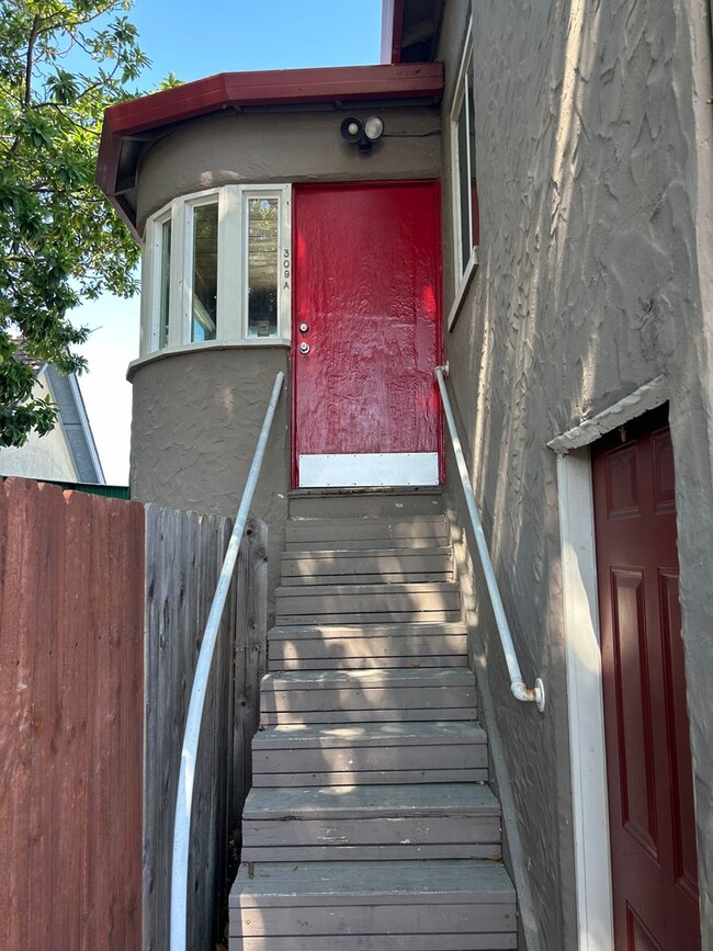 property at 309 Pennsylvania Ave