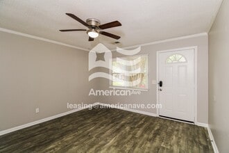 1136 Charlotte St in Cayce, SC - Foto de edificio - Building Photo