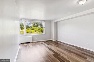 1900 Lyttonsville Rd in Silver Spring, MD - Building Photo - Building Photo