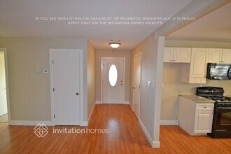 2215 N Cirby Way in Roseville, CA - Building Photo - Building Photo