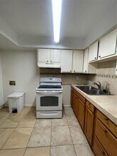 9350 Country Creek St in Houston, TX - Building Photo - Building Photo