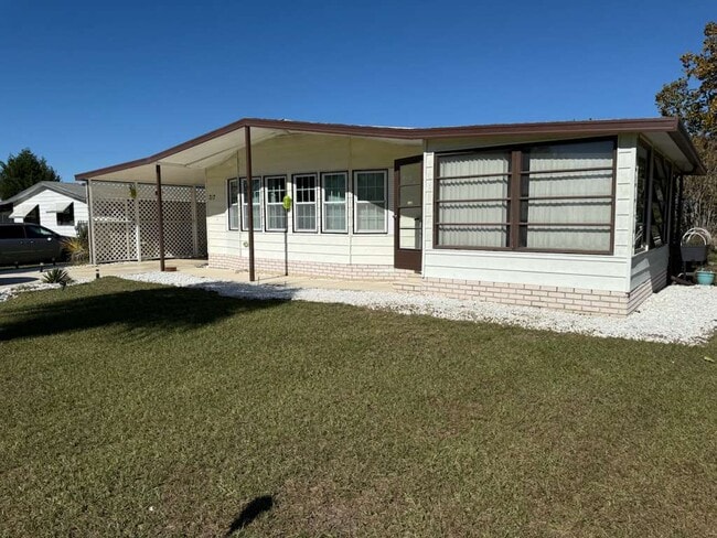 717 Royal Palm Ave in Lady Lake, FL - Building Photo - Building Photo