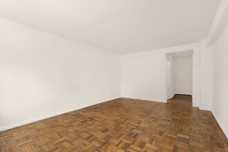 335-341 E 51st St in New York, NY - Building Photo - Building Photo