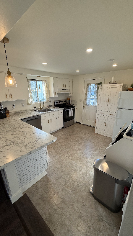 property at 128 Sunnyside St