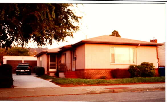 920 Liberty St in El Cerrito, CA - Building Photo - Building Photo