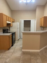 10 Emerald Ln in Palm Coast, FL - Foto de edificio - Building Photo