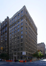 150 E 72nd St in New York, NY - Building Photo - Building Photo