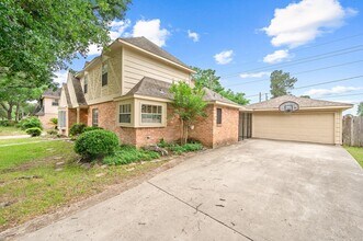 18107 Shadow Valley Dr in Spring, TX - Building Photo - Building Photo