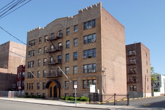 620 Pavonia Ave in Jersey City, NJ - Building Photo - Building Photo