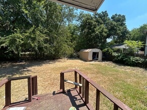 416 Compton Ave in Irving, TX - Building Photo - Building Photo