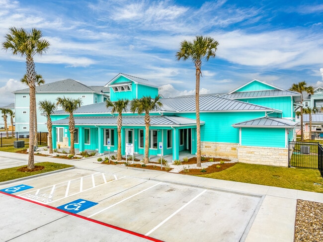 Tide on 35 in Rockport, TX - Building Photo - Building Photo