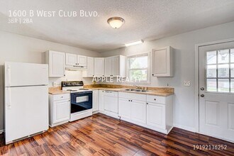 1600 W Club Blvd in Durham, NC - Building Photo - Building Photo