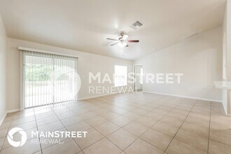 329 Lubdel Ave S in Lehigh Acres, FL - Foto de edificio - Building Photo