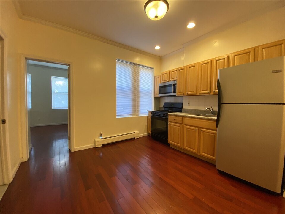 519 Palisade Ave in Jersey City, NJ - Building Photo