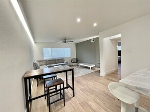 614 Kipling St in Houston, TX - Building Photo - Building Photo