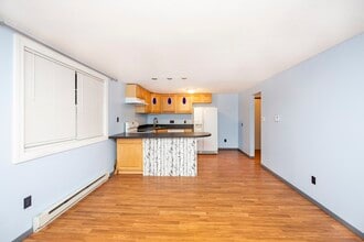 11 Leonard Rd in Boxborough, MA - Building Photo - Building Photo