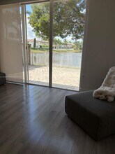 8666 NW 114th Ct in Doral, FL - Foto de edificio - Building Photo