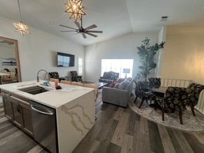 1601 Ocean Dr in Corpus Christi, TX - Building Photo - Building Photo
