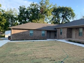 601 N 6 1/2 St in Paragould, AR - Building Photo