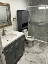 7814 Lindley Ave in Los Angeles, CA - Building Photo - Building Photo