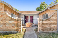 4714 Oakfield Way in San Antonio, TX - Foto de edificio - Building Photo