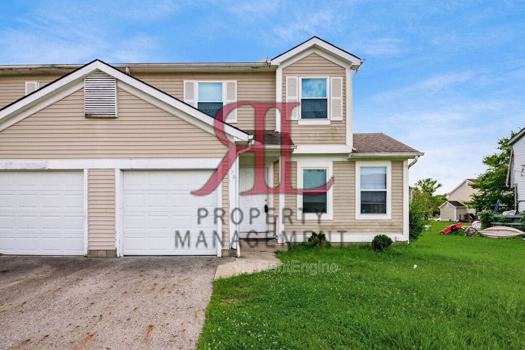 7179 Feather Ct in Reynoldsburg, OH - Building Photo