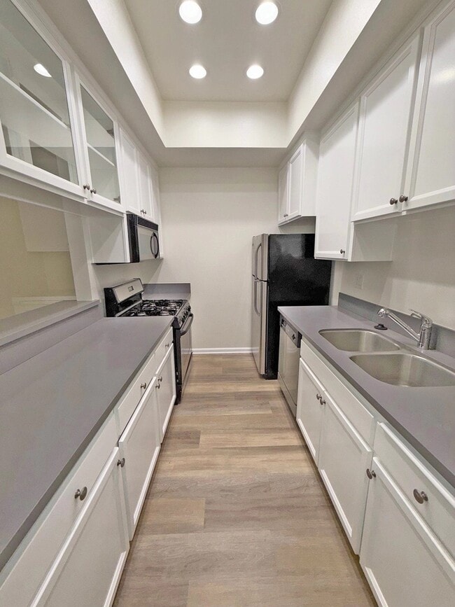 2969 Kelton Ave, Unit 301