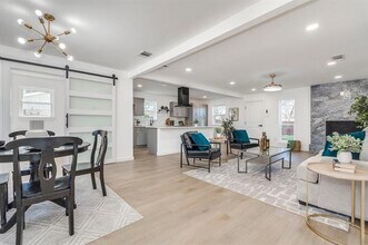 102 S Grove Rd in Richardson, TX - Building Photo - Building Photo