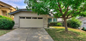 106 Diggins Dr in Folsom, CA - Building Photo