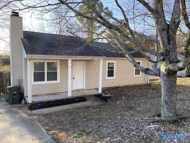 13918 SW Wyandotte Dr in Huntsville, AL - Building Photo - Building Photo