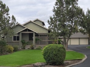 6900 NE 1st St in Redmond, OR - Building Photo - Building Photo