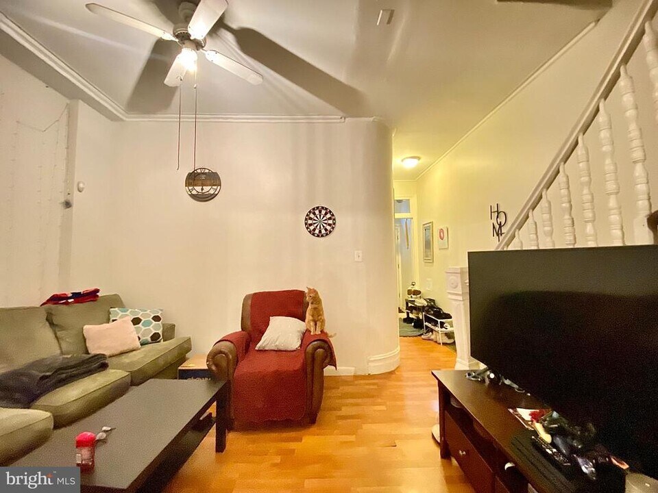 2030 N Gratz St in Philadelphia, PA - Building Photo